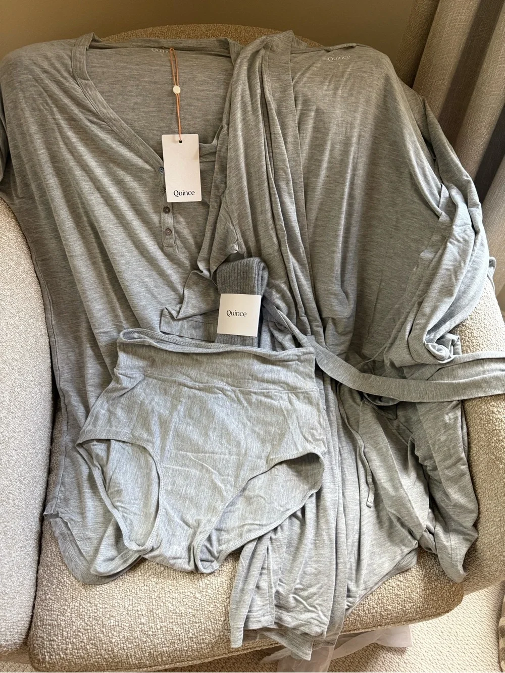Quince Women’s The Hospital Essentials Set